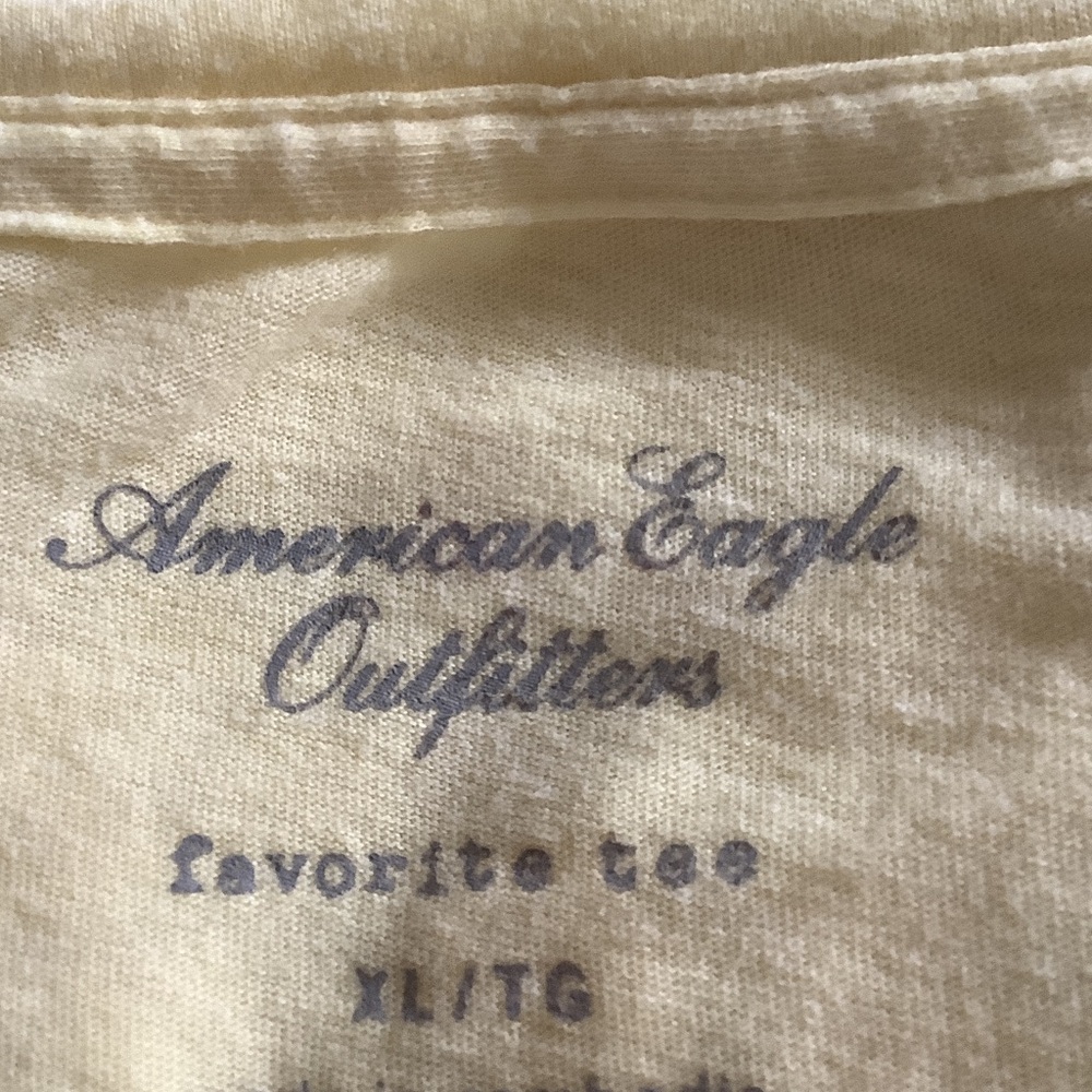 5/$25 American Eagle Outfitters “Favorite Tee” XL Yellow T-shirt